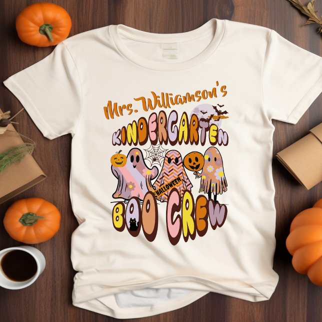 Retro Halloween Ghost Kindergarten Lehrername T-Shirt (Von Creator hochgeladen)