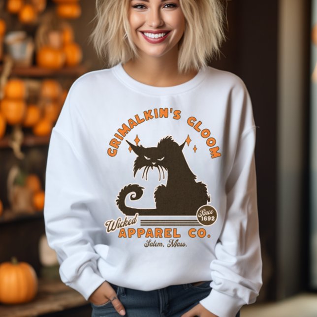 Retro Halloween Katze Grimalkin Orange Black Sweatshirt (A grumpy cat highlights this funny retro Halloween shirt. Great for cat lovers. This sassy feline hi)