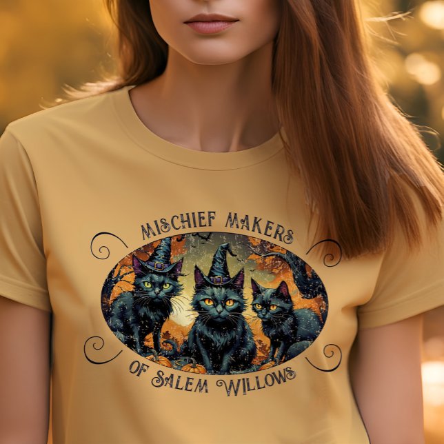Retro Halloween Mischief Black Cats + Gruppenname Tri-Blend Shirt (Mischief makers retro black kittens Halloween group tee for spooky season fun!)