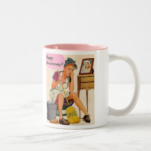 Retro-Hausfrau-Jubiläum Zweifarbige Tasse