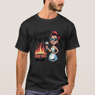 Retro-Hausfrau-Wein-Zitat ABENDESSEN IST EINGESCHE T-Shirt