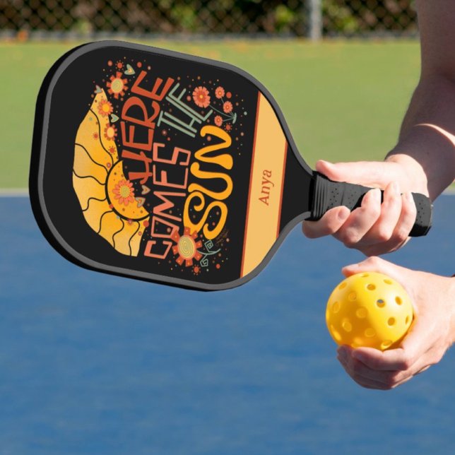 Retro Hier kontrastiert die Sonneninspirivität Mod Pickleball Schläger (Von Creator hochgeladen)