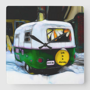 Retro Hippie Life ist eine Reise zu gehen Camper Quadratische Wanduhr