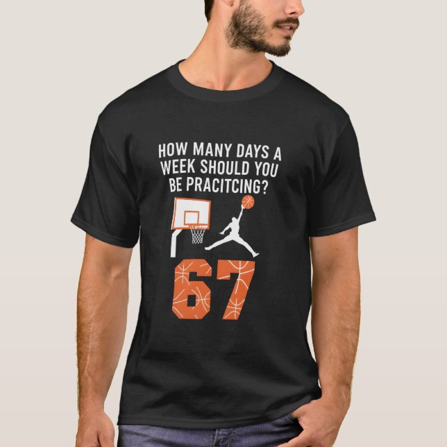 Retro How Many Days 67 Basketball Training Humor  T-Shirt (Vorderseite)