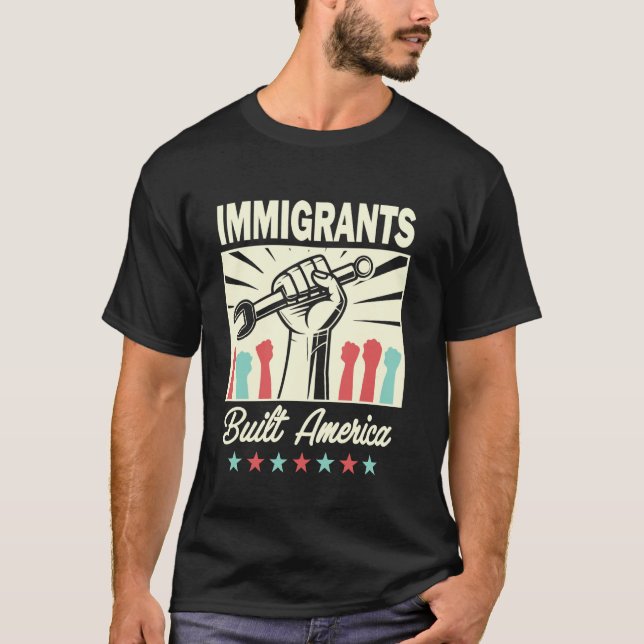 Retro Immigrant Legacy USA - Einwanderer bauten Am T-Shirt (Vorderseite)
