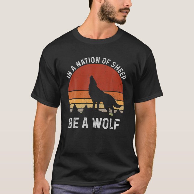 Retro in einer Nation Schafe sein Wolf , Anti Mask T-Shirt (Vorderseite)