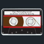 Retro Indie Mixtape Wedding Red, Black & White Magnet<br><div class="desc">Ein funky 80er Boombox,  romantische,  miteinander verflochtene Kopfhörer und bunte Retro-Indie-Mixtapes sind die Stars dieser lustigen und einzigartigen Hochzeitssuite.</div>
