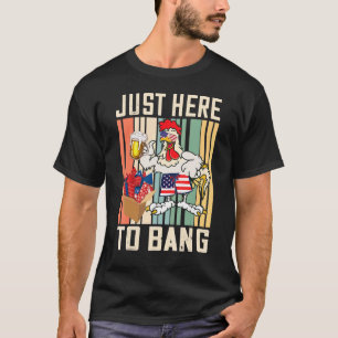 Retro ist hier, um am 4. Juli Hühnchen-Bier zu tri T-Shirt