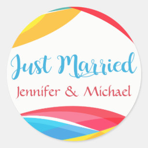 Retro-Just Married-Hochzeit-Regenbogenwelle Rot Ge Runder Aufkleber