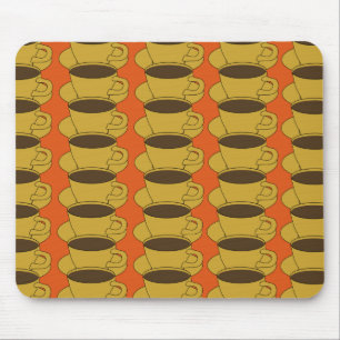Retro Kaffeetassen auf orange mousepad