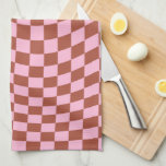 Retro-Karo-Muster rosa und braun Karton Geschirrtuch<br><div class="desc">Retro Checkered Muster - rosa und braun verdrillter Karo / gewellter und verdrillter Schachbrett.</div>