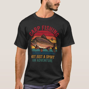 Retro-Karpfenangeln - Sportabenteuer Outdoor-Angle T-Shirt