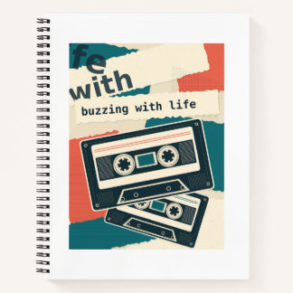 Retro-Kassette summt vor Leben Notizbuch