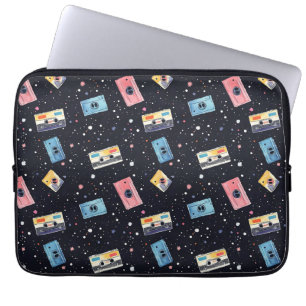 Retro-Kassetten im kosmischen Raum Laptopschutzhülle