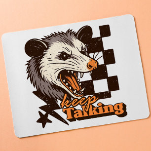Retro Keep Talking Wilde Possum: Wütendes Wildtier Mousepad
