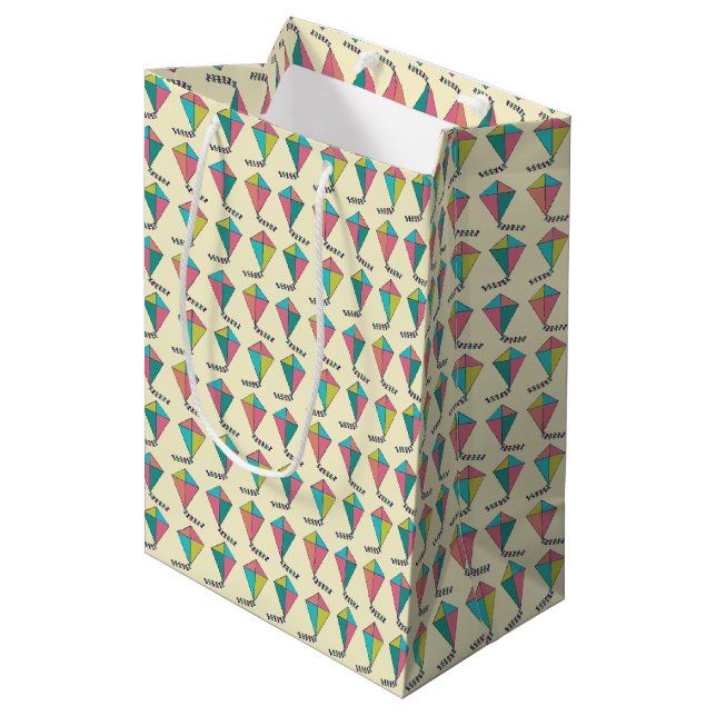 Retro Kite Pattern Mittlere Geschenktüte (Vorderseite Schrägansicht)