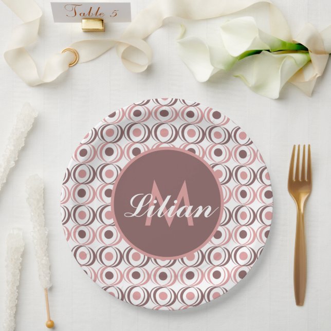Retro Kreisförmiger erdiger Ton Rosa Monogrammiert Pappteller (Hochzeit)