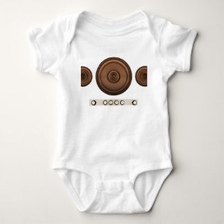 Retro-Lautsprecher: braun, abgeschieden weiß. Baby Strampler