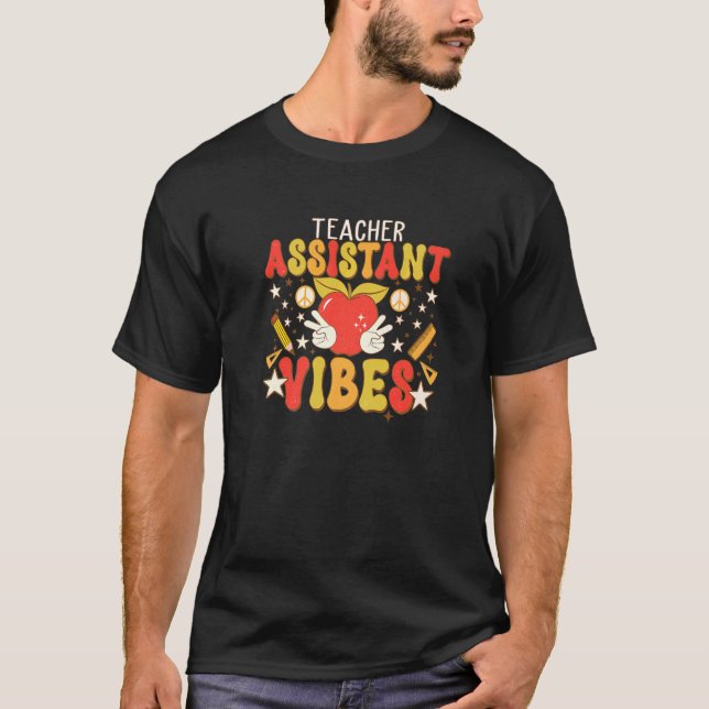 Retro-Lehrer-Assistent kehrt zurück zum Schulunter T-Shirt (Vorderseite)