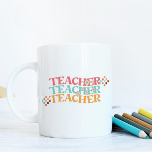 Retro-Lehrer im farbenfrohen Stil der 70er Jahre Kaffeetasse