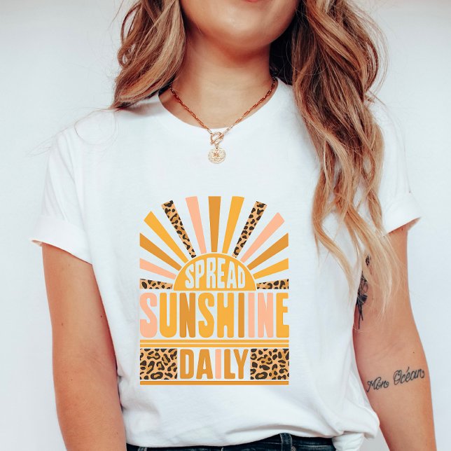 Retro Leopard Sunburst; Spread Sunshine Daily  T-Shirt (Von Creator hochgeladen)