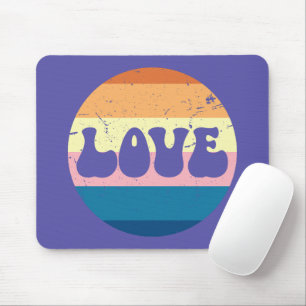 Retro-Liebe-Typografie auf Vintage-Sonnenuntergang Mousepad