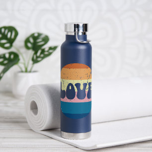 Retro-Liebe-Typografie auf Vintage-Sonnenuntergang Trinkflasche
