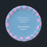 Retro Lila Checkerboard Custom Couples Dusche Pappteller<br><div class="desc">Retro Periwinkle Checkerboard Niedliche Custom Paares Brautparty Teller</div>