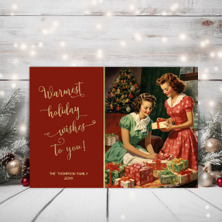 Retro-Mädchen, die Geschenke von Weihnachtsbaum vo Feiertagskarte