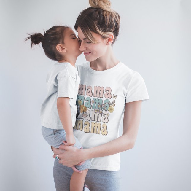 Retro Mama Blume und Schmetterlinge T-Shirt (Von Creator hochgeladen)