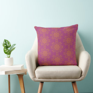 Retro Mandala Boysenberry Throw Pillow Kissen
