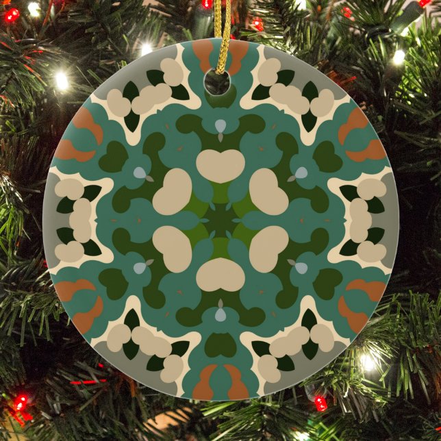 Retro Mandala Green Brown und Orange Keramik Ornament (Green Brown and Orange Retro Mandala Christmas Ornament from Wormhole Orbital)