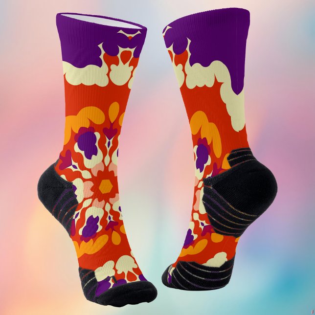 Retro Mandala Lila Red und Orange Socken (Retro Mandala Socks from Wormhole Orbital)
