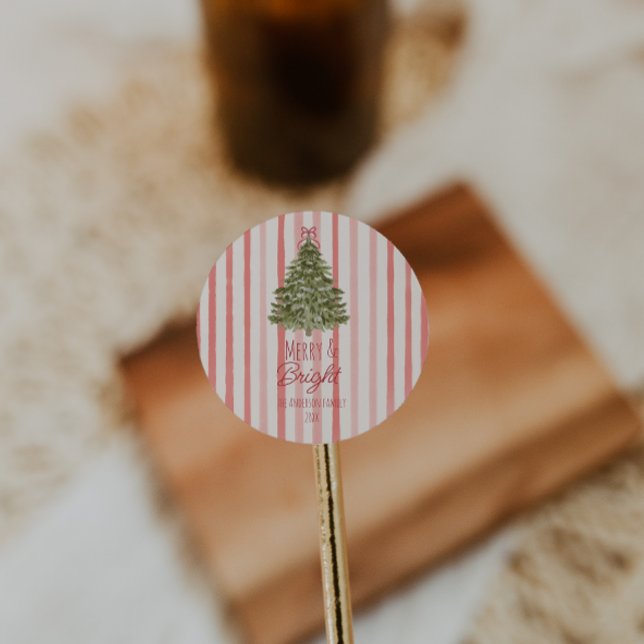 Retro Merry & Bright Red Streifen Weihnachtsbaum Runder Aufkleber (Von Creator hochgeladen)