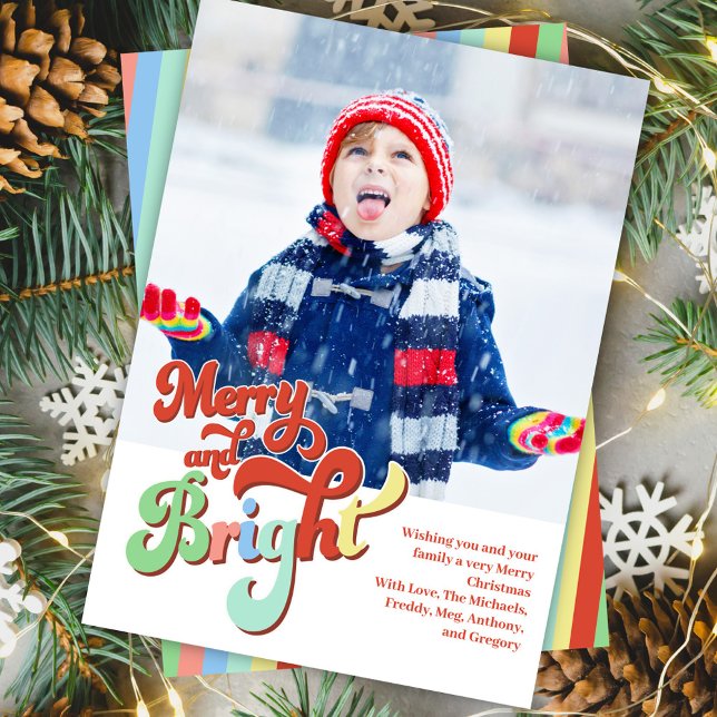 Retro Merry und Bright Foto Weihnachten (Merry and Bright Christmas holiday photo card.)