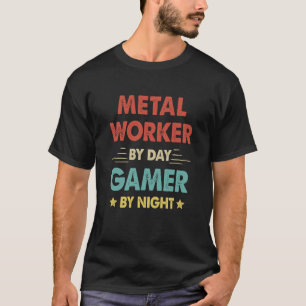 Retro-Metallarbeiter nach Tag Gamer nach Nacht T-Shirt