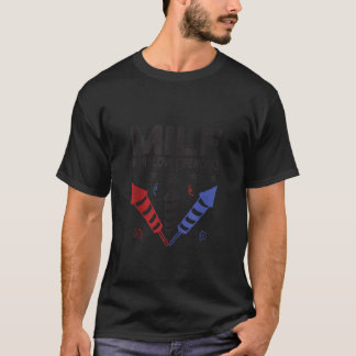 Retro MILF Mann I Liebe Feuerwerk Funny American 4 T-Shirt