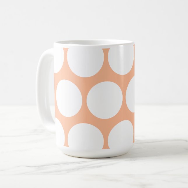 Retro-minimalistische orange-weiße Polka-Punkte Kaffeetasse (Vorderseite Links)