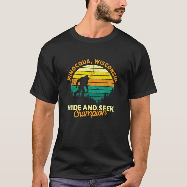 Retro Minocqua Wisconsin Big foot Souvenir T-Shirt (Vorderseite)