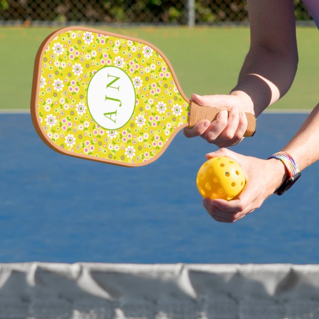 Retro-Mod-Blume Gelb-Weiß-Monogramm Pickleball Schläger (InSitu)