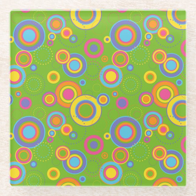 Retro-Mod-Kreise auf Grün Glasuntersetzer (Vorderseite)