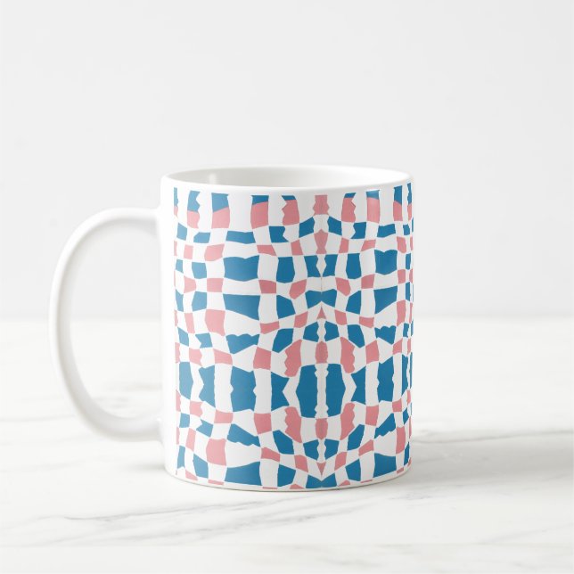 Retro Mod Pink Blue Checkerboard Abstrakt Kaffeetasse (Links)
