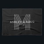 Retro Modern Name/s Editable Monogramm Schwarz & G Geschirrtuch<br><div class="desc">Stilvoll anpassbares Retro-modernes Monogramm,  bearbeiten,  wie Sie wollen!</div>