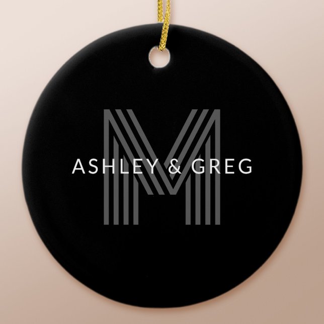 Retro Modern Name/s Editable Monogramm Schwarz & G Keramik Ornament (Von Creator hochgeladen)