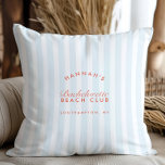 Retro Modern Vintag Blue Bachelorette Kissen<br><div class="desc">Fügen Sie Ihrem Bachelorette-Fest eine Touch Retro-Charme hinzu, mit dem individuell anpassbaren Retro Modern Vintag Blue Bachelorette Throw Kissen. Der gesamte Text dieser Vorlage ist editierbar, sodass Sie ihn an den einzigartigen Stil und das Thema Ihrer Feier anpassen können. Das Hotel wurde als Ergänzung zur Kollektion "Retro Modern Blue &...</div>