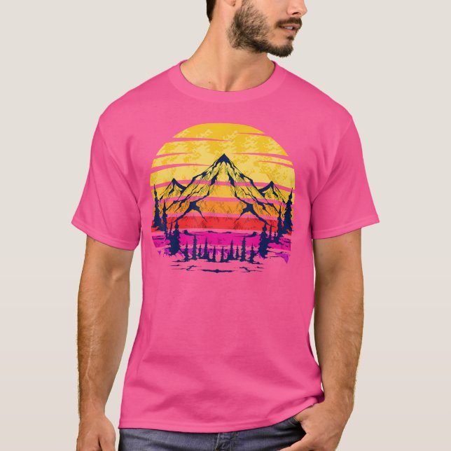Retro Mountains Camping Naturwanderung Geschenk im T-Shirt (Vorderseite)