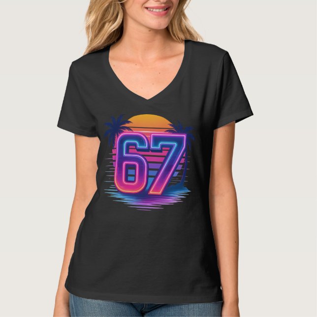 Retro Neon 67 Ästhetik T-Shirt (Vorderseite)