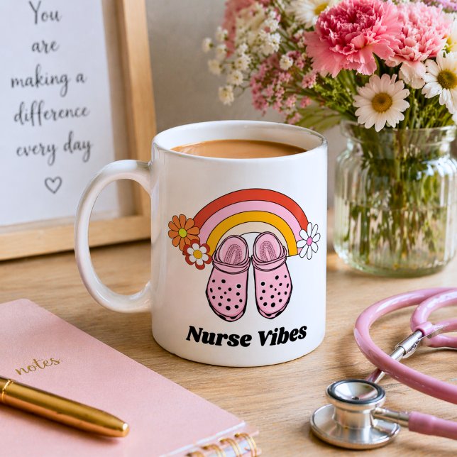 Retro Nurse Vibes Kaffeetasse (Von Creator hochgeladen)