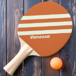 Retro Orange Three Stripes mit Name Tischtennis Schläger<br><div class="desc">Das Retro Orange Three Stripes Ping Pong Paddle verleiht Ihrem Spiel eine lebendige Energie und präsentiert ein auffallendes Design in fett orangefarbenen Tönen, ergänzt durch schlanke Streifen, die ein klassisches Retro-Ambiente einfangen. Passen Sie es mit Ihrem Namen für eine persönliche Touch an und machen Sie es einzigartig, wenn Sie den...</div>