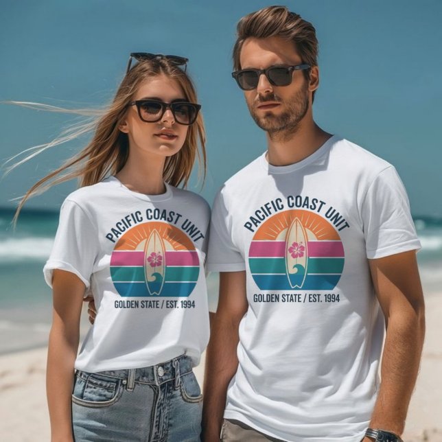 Retro Pacific Coast Surfbrett T-Shirt (Vintage Pacific Coast Unit Surfboard Graphic - Retro 90s Summer Vibes)